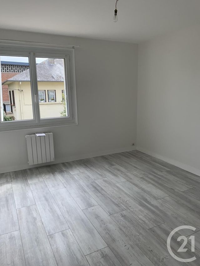 Appartement F3 &agrave; louer - 3 pi&egrave;ces - 64,30 m2 - Lisieux - 14 - BASSE-NORMANDIE