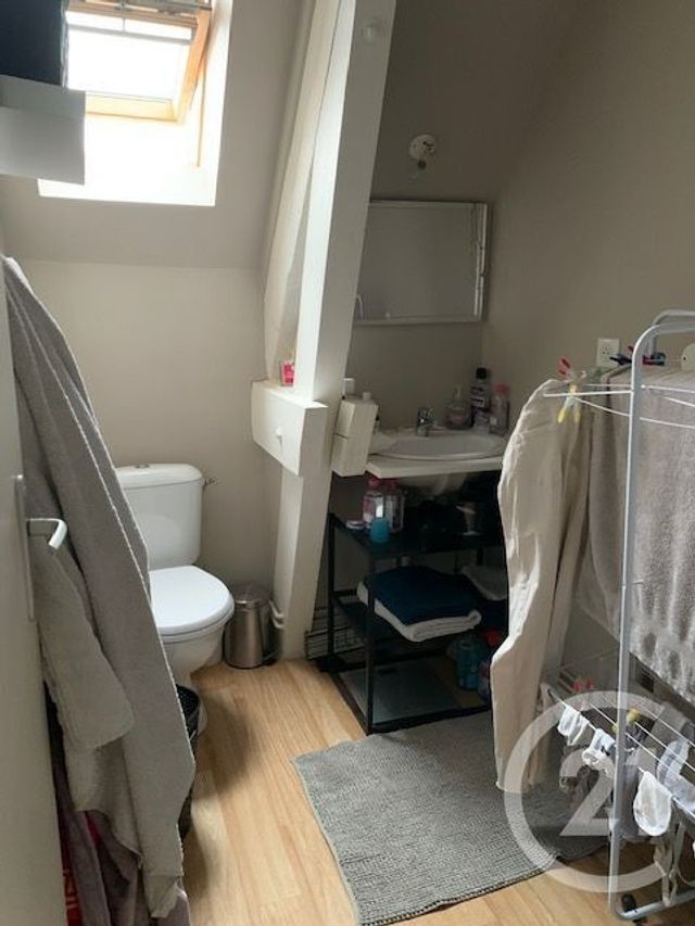 Appartement F2 &agrave; louer - 2 pi&egrave;ces - 42,55 m2 - Lisieux - 14 - BASSE-NORMANDIE