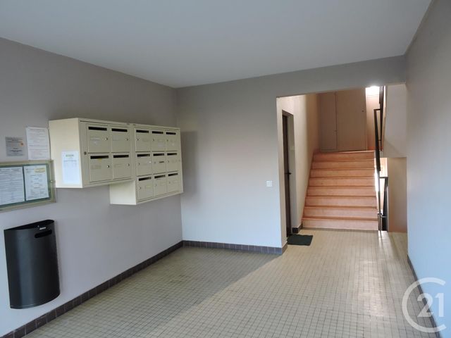 Appartement F1 &agrave; louer - 1 pi&egrave;ce - 30,80 m2 - Lisieux - 14 - BASSE-NORMANDIE
