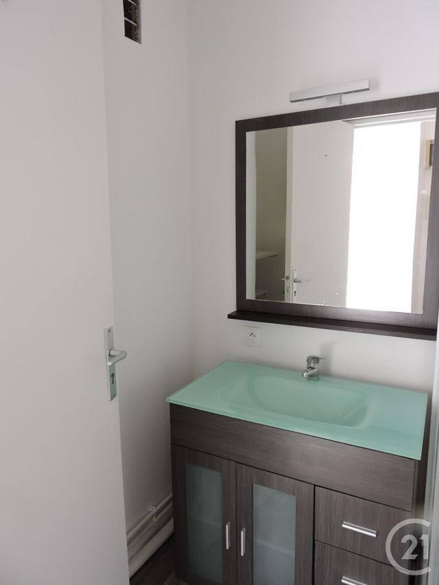 Appartement F1 &agrave; louer - 1 pi&egrave;ce - 30,80 m2 - Lisieux - 14 - BASSE-NORMANDIE