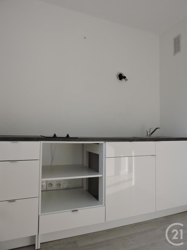 Appartement F1 &agrave; louer - 1 pi&egrave;ce - 30,80 m2 - Lisieux - 14 - BASSE-NORMANDIE