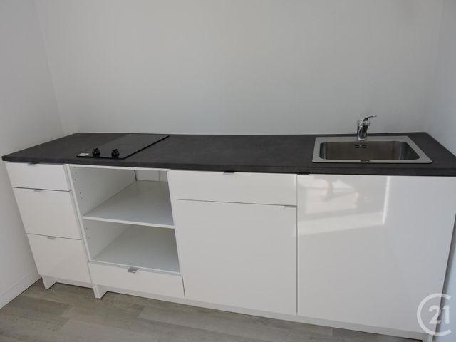 Appartement F1 &agrave; louer - 1 pi&egrave;ce - 30,80 m2 - Lisieux - 14 - BASSE-NORMANDIE