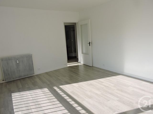 Appartement F1 &agrave; louer - 1 pi&egrave;ce - 30,80 m2 - Lisieux - 14 - BASSE-NORMANDIE