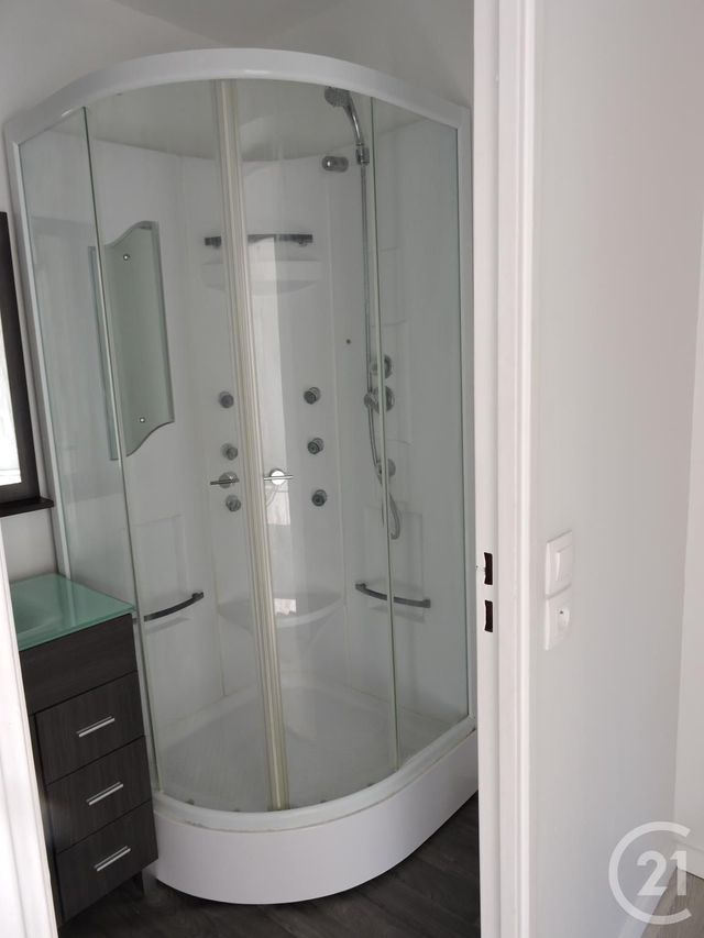 Appartement F1 &agrave; louer - 1 pi&egrave;ce - 30,80 m2 - Lisieux - 14 - BASSE-NORMANDIE
