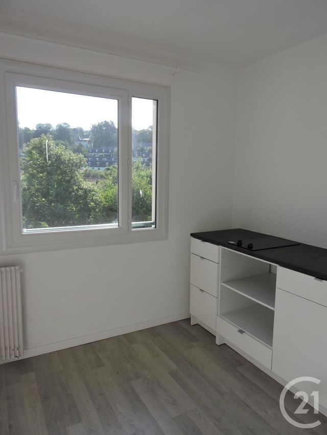 Appartement F1 &agrave; louer - 1 pi&egrave;ce - 30,80 m2 - Lisieux - 14 - BASSE-NORMANDIE
