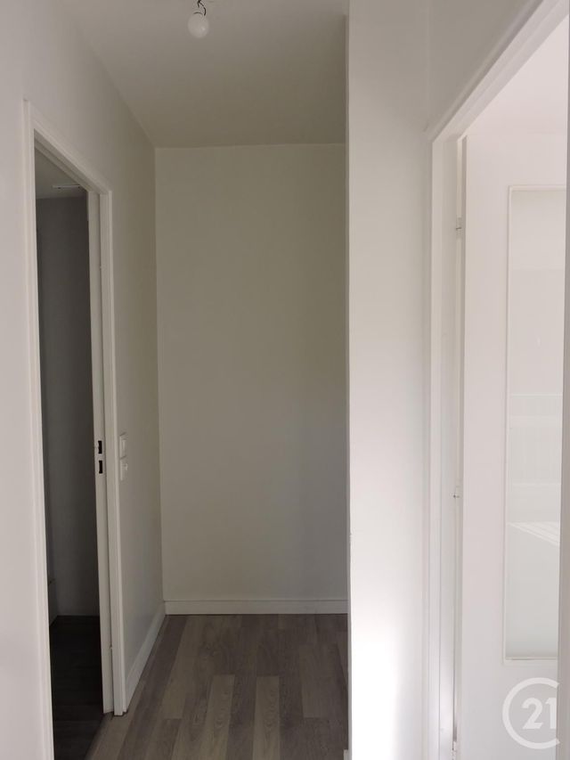 Appartement F1 &agrave; louer - 1 pi&egrave;ce - 30,80 m2 - Lisieux - 14 - BASSE-NORMANDIE