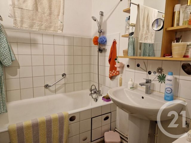 Appartement &agrave; vendre - 3 pi&egrave;ces - 60,20 m2 - Lisieux - 14 - BASSE-NORMANDIE