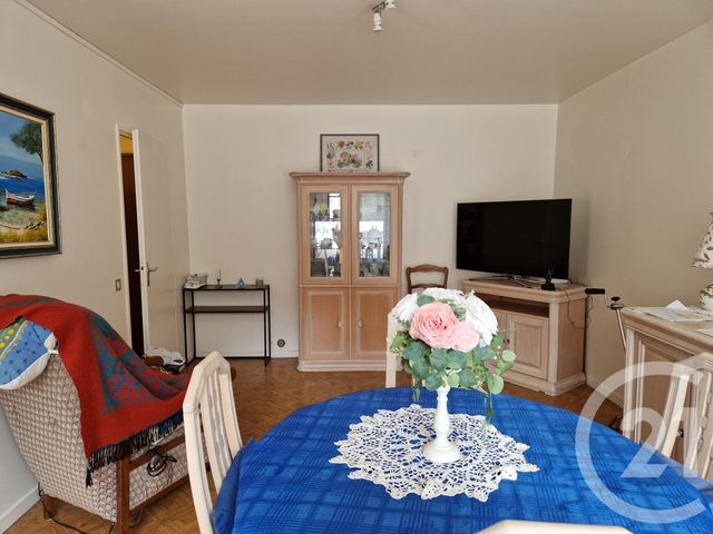 Appartement T2 &agrave; vendre - 2 pi&egrave;ces - 46,61 m2 - Lisieux - 14 - BASSE-NORMANDIE