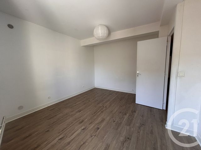 Appartement F4 &agrave; louer - 4 pi&egrave;ces - 94,09 m2 - Lisieux - 14 - BASSE-NORMANDIE