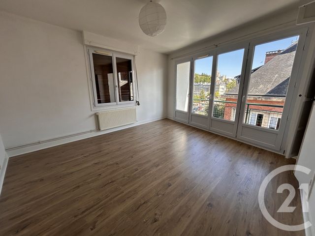 Appartement F4 &agrave; louer - 4 pi&egrave;ces - 94,09 m2 - Lisieux - 14 - BASSE-NORMANDIE