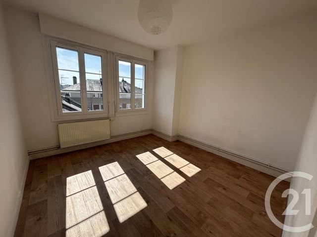 Appartement F4 &agrave; louer - 4 pi&egrave;ces - 94,09 m2 - Lisieux - 14 - BASSE-NORMANDIE