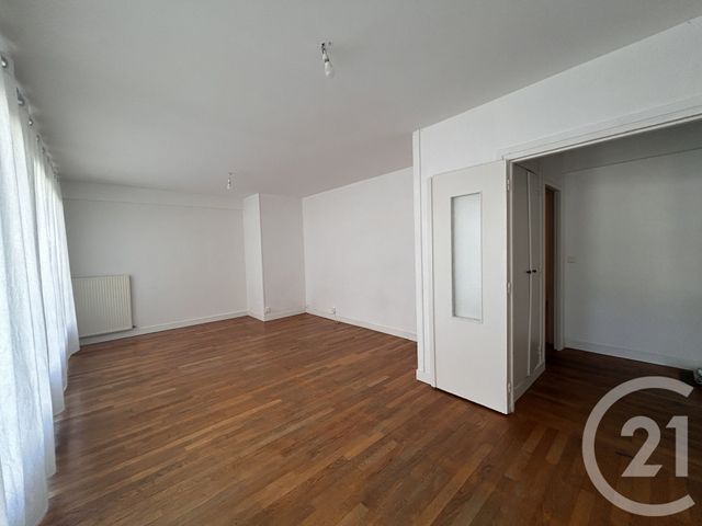 Appartement F4 &agrave; louer - 4 pi&egrave;ces - 94,09 m2 - Lisieux - 14 - BASSE-NORMANDIE