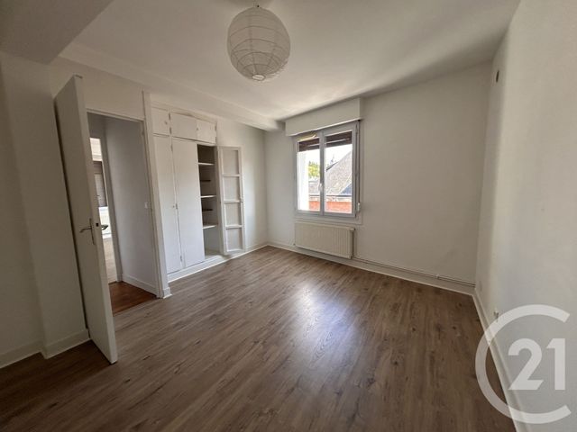 Appartement F4 &agrave; louer - 4 pi&egrave;ces - 94,09 m2 - Lisieux - 14 - BASSE-NORMANDIE