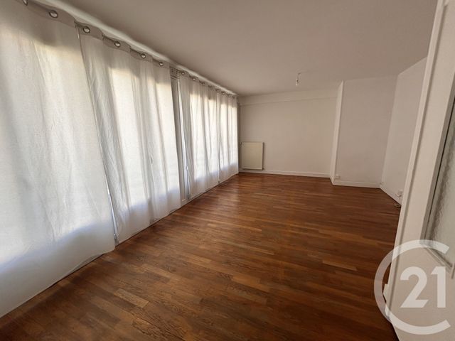 Appartement F4 &agrave; louer - 4 pi&egrave;ces - 94,09 m2 - Lisieux - 14 - BASSE-NORMANDIE