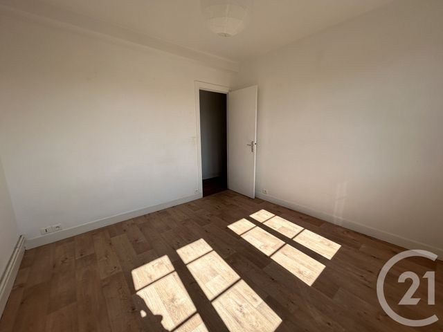Appartement F4 &agrave; louer - 4 pi&egrave;ces - 94,09 m2 - Lisieux - 14 - BASSE-NORMANDIE