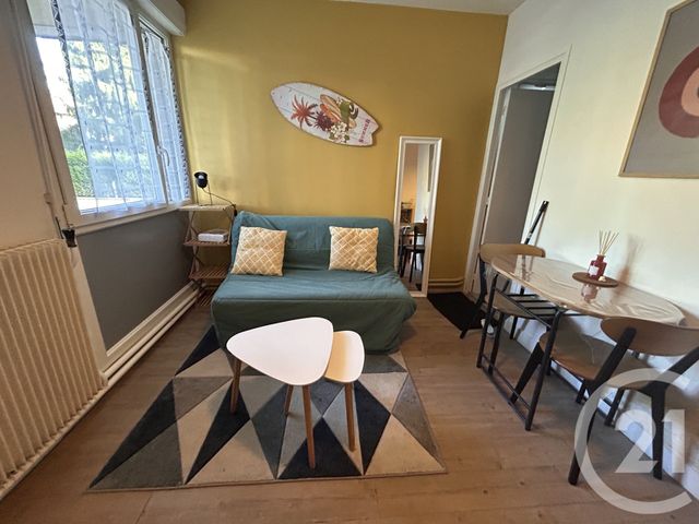 Appartement Studio &agrave; louer - 1 pi&egrave;ce - 16,89 m2 - Lisieux - 14 - BASSE-NORMANDIE