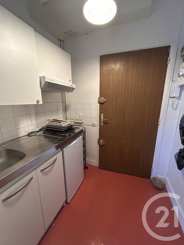 Appartement Studio &agrave; louer - 1 pi&egrave;ce - 16,89 m2 - Lisieux - 14 - BASSE-NORMANDIE