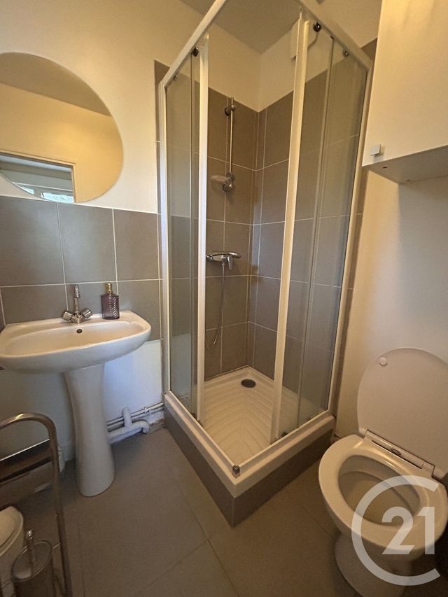 Appartement Studio &agrave; louer - 1 pi&egrave;ce - 16,89 m2 - Lisieux - 14 - BASSE-NORMANDIE