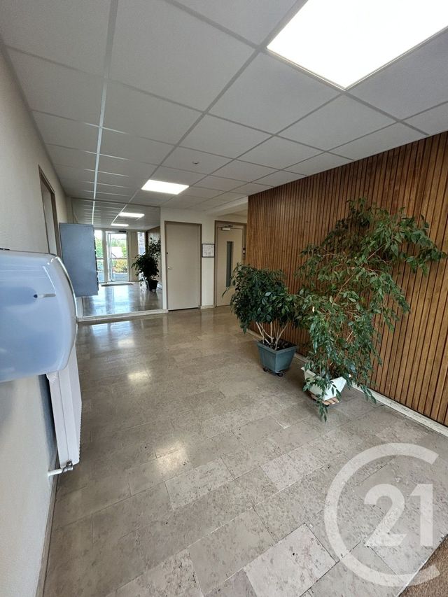 Appartement Studio &agrave; louer - 1 pi&egrave;ce - 16,89 m2 - Lisieux - 14 - BASSE-NORMANDIE