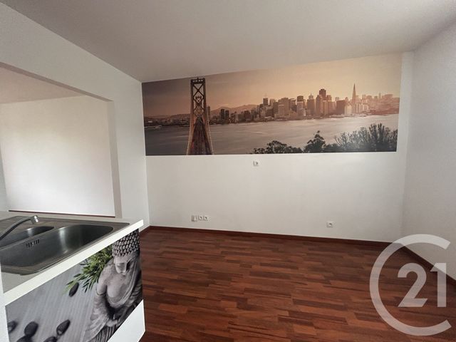 Appartement F2 &agrave; louer - 2 pi&egrave;ces - 46,30 m2 - St Desir - 14 - BASSE-NORMANDIE