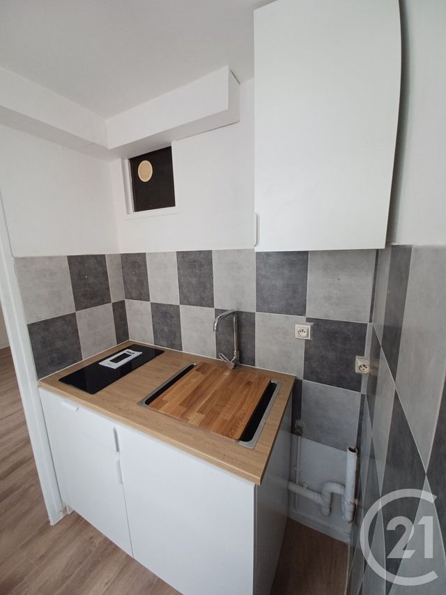 Appartement F2 &agrave; louer - 2 pi&egrave;ces - 30 m2 - Lisieux - 14 - BASSE-NORMANDIE