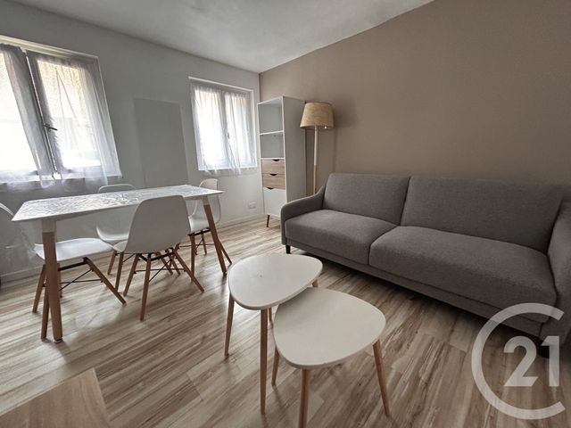 Appartement F2 &agrave; louer - 2 pi&egrave;ces - 35,62 m2 - Lisieux - 14 - BASSE-NORMANDIE