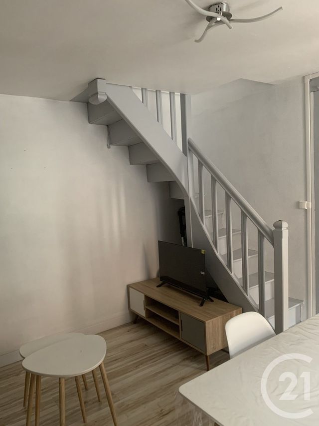 Appartement F2 &agrave; louer - 2 pi&egrave;ces - 35,62 m2 - Lisieux - 14 - BASSE-NORMANDIE