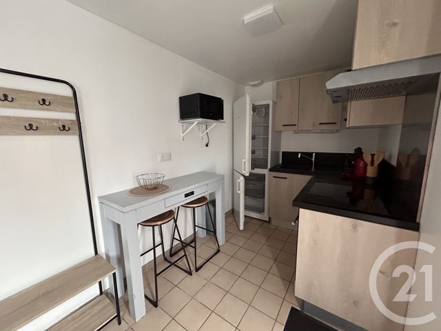 Appartement F2 &agrave; louer - 2 pi&egrave;ces - 35,62 m2 - Lisieux - 14 - BASSE-NORMANDIE