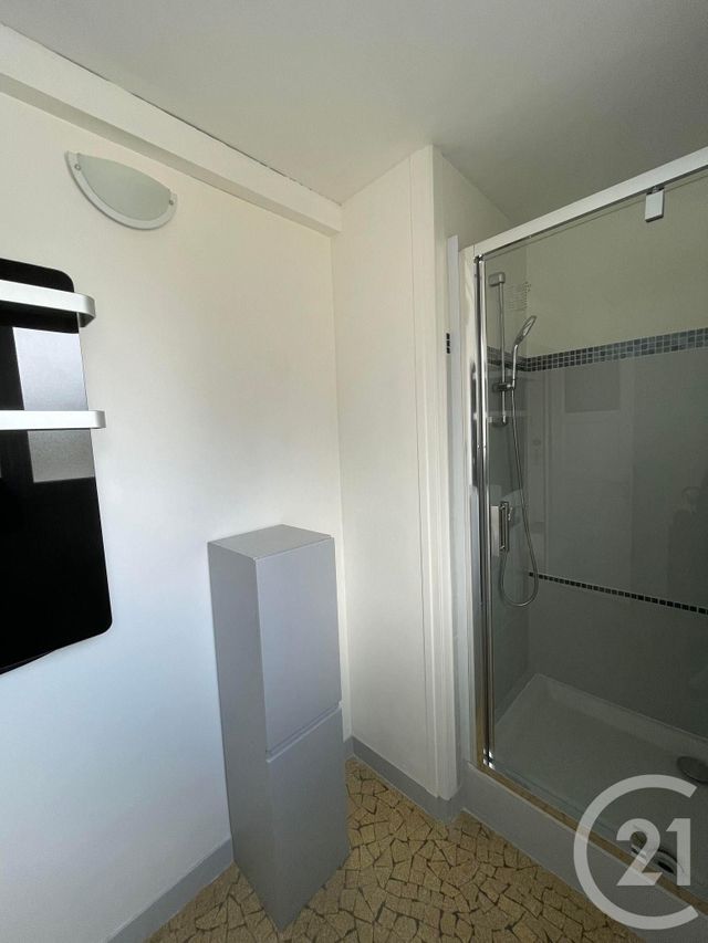 Appartement F3 &agrave; louer - 3 pi&egrave;ces - 62,70 m2 - Lisieux - 14 - BASSE-NORMANDIE
