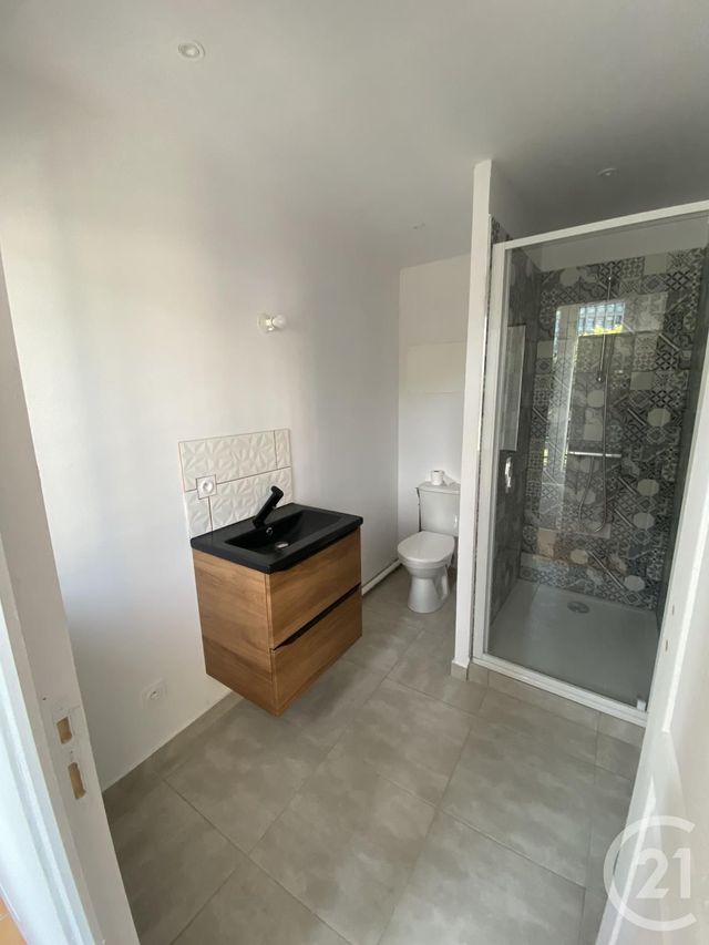 Appartement T3 &agrave; louer - 3 pi&egrave;ces - 68,78 m2 - Lisieux - 14 - BASSE-NORMANDIE