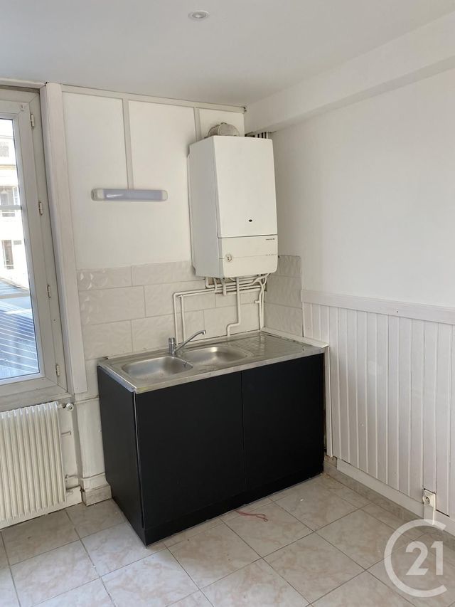 Appartement T3 &agrave; louer - 3 pi&egrave;ces - 68,78 m2 - Lisieux - 14 - BASSE-NORMANDIE