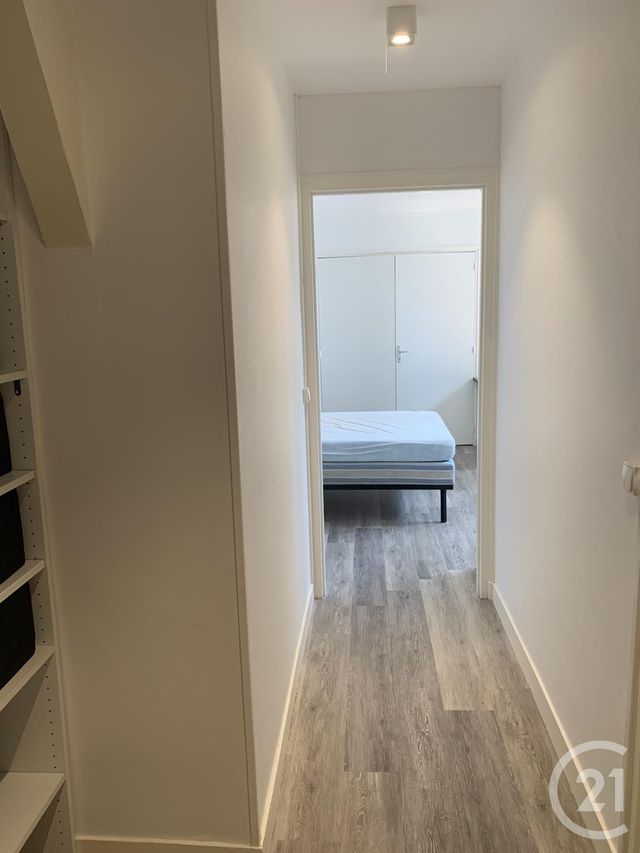 Appartement F2 &agrave; louer - 2 pi&egrave;ces - 39,45 m2 - Lisieux - 14 - BASSE-NORMANDIE