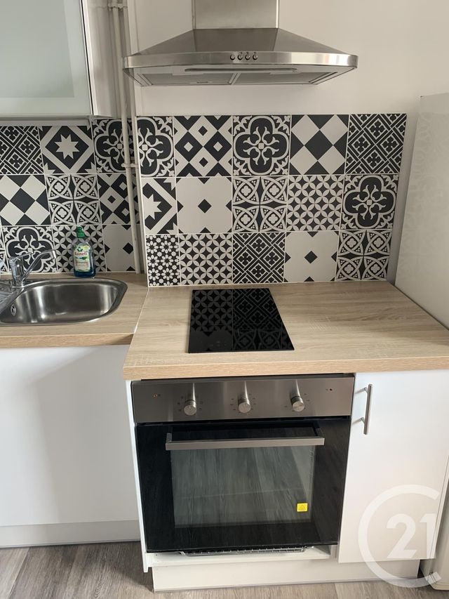 Appartement F2 &agrave; louer - 2 pi&egrave;ces - 39,45 m2 - Lisieux - 14 - BASSE-NORMANDIE
