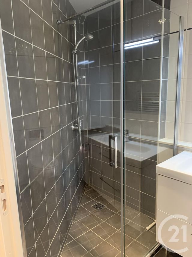 Appartement F2 &agrave; louer - 2 pi&egrave;ces - 39,45 m2 - Lisieux - 14 - BASSE-NORMANDIE
