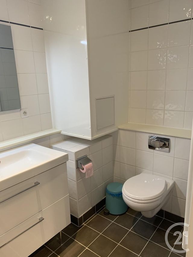Appartement F2 &agrave; louer - 2 pi&egrave;ces - 39,45 m2 - Lisieux - 14 - BASSE-NORMANDIE