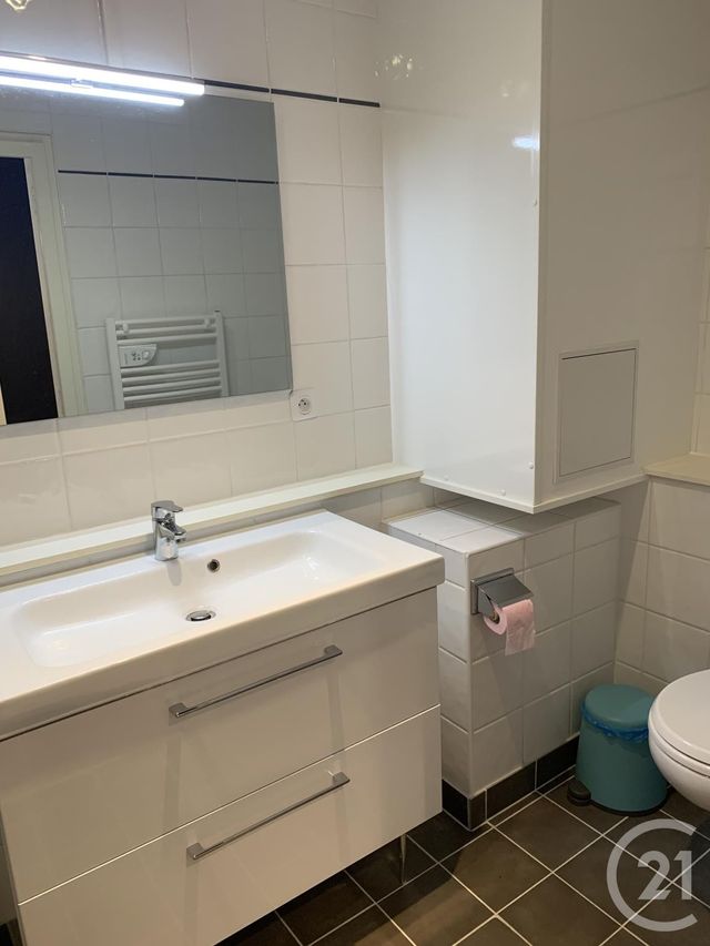 Appartement F2 &agrave; louer - 2 pi&egrave;ces - 39,45 m2 - Lisieux - 14 - BASSE-NORMANDIE