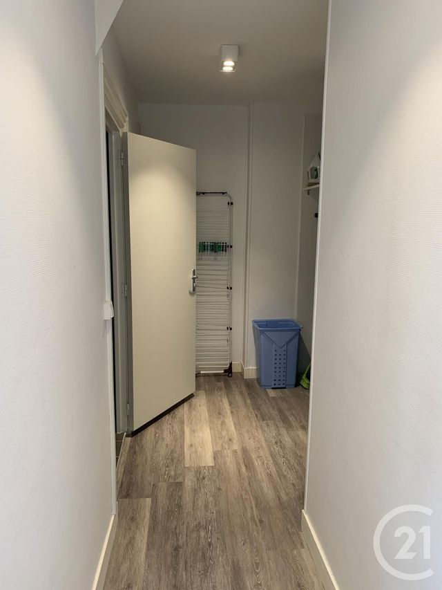 Appartement F2 &agrave; louer - 2 pi&egrave;ces - 39,45 m2 - Lisieux - 14 - BASSE-NORMANDIE