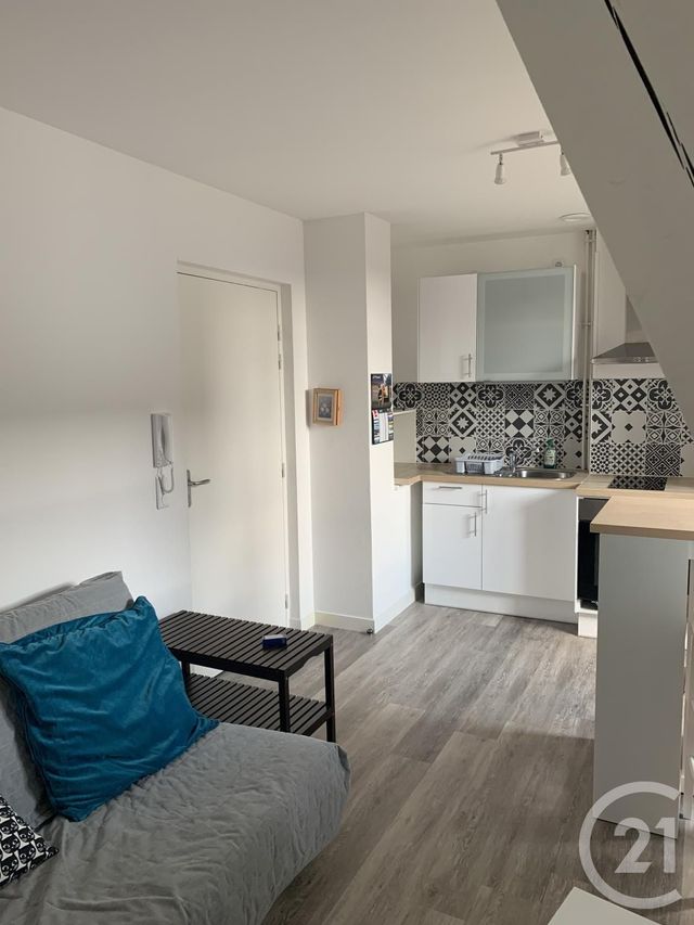 Appartement F2 &agrave; louer - 2 pi&egrave;ces - 39,45 m2 - Lisieux - 14 - BASSE-NORMANDIE