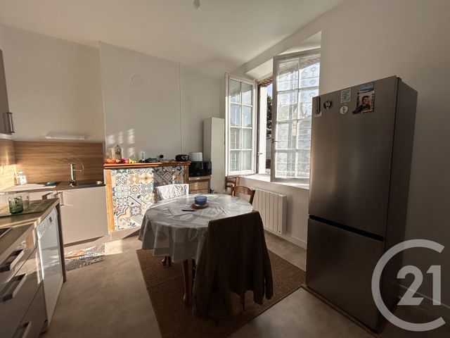Appartement F3 &agrave; louer - 3 pi&egrave;ces - 73,50 m2 - Lisieux - 14 - BASSE-NORMANDIE