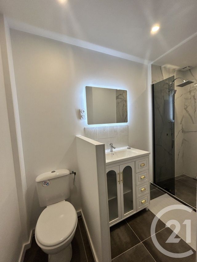 Appartement F3 &agrave; louer - 3 pi&egrave;ces - 60,40 m2 - Lisieux - 14 - BASSE-NORMANDIE
