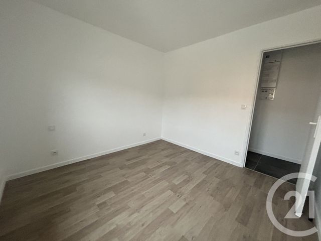 Appartement F3 &agrave; louer - 3 pi&egrave;ces - 60,40 m2 - Lisieux - 14 - BASSE-NORMANDIE