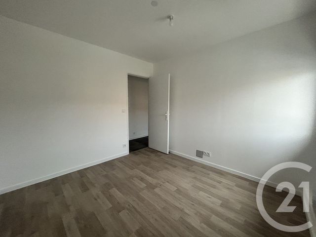 Appartement F3 &agrave; louer - 3 pi&egrave;ces - 60,40 m2 - Lisieux - 14 - BASSE-NORMANDIE