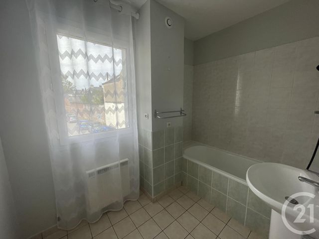 Maison &agrave; louer - 4 pi&egrave;ces - 87,62 m2 - Lisieux - 14 - BASSE-NORMANDIE