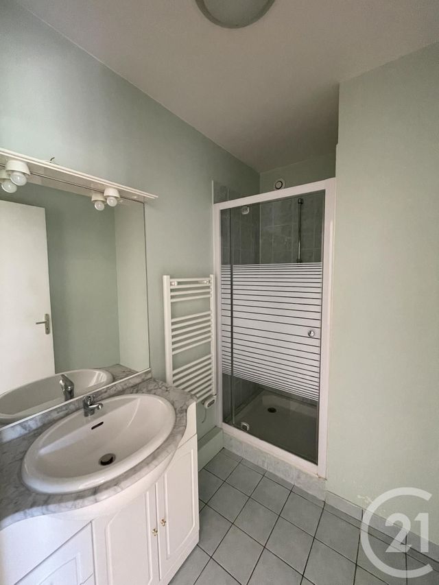 Maison &agrave; louer - 4 pi&egrave;ces - 87,62 m2 - Lisieux - 14 - BASSE-NORMANDIE