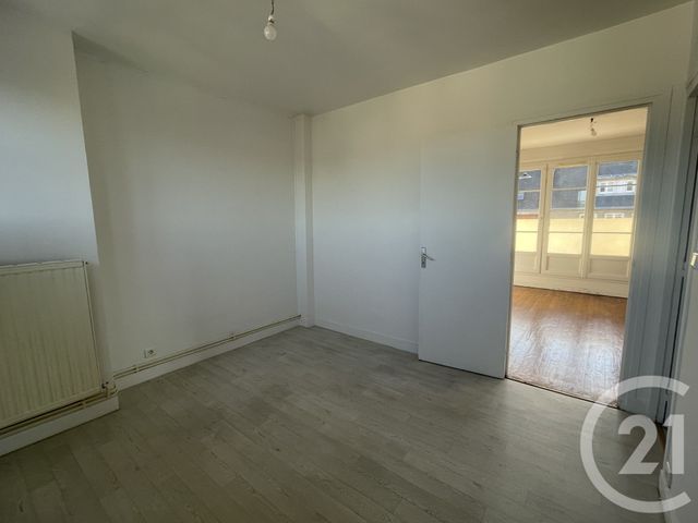 Appartement T2 &agrave; louer - 3 pi&egrave;ces - 52,50 m2 - Lisieux - 14 - BASSE-NORMANDIE