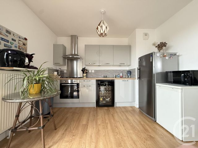 Appartement T3 à vendre - 3 pièces - 79,31 m2 - Wasquehal - 59 - NORD-PAS-DE-CALAIS