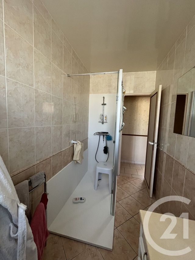 Maison &agrave; louer - 5 pi&egrave;ces - 107,90 m2 - Chateaudun - 28 - CENTRE