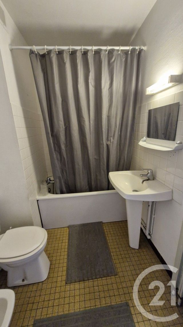 Appartement F1 à vendre - 1 pièce - 35,79 m2 - Chateaudun - 28 - CENTRE