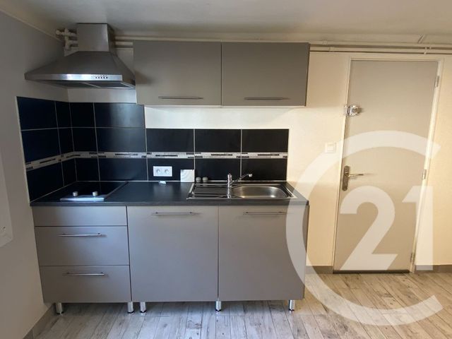 Appartement Studio &agrave; louer - 1 pi&egrave;ce - 28 m2 - Chateaudun - 28 - CENTRE