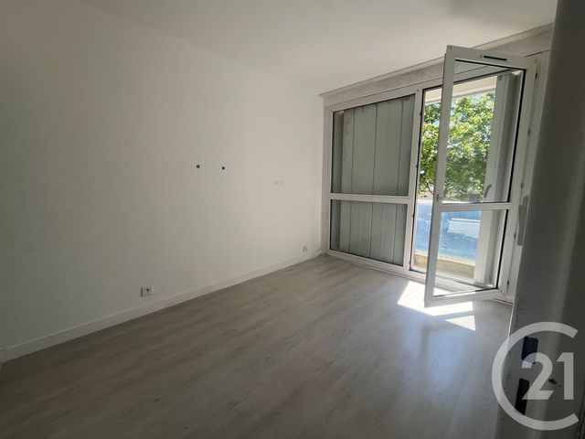 Appartement F4 à vendre - 4 pièces - 71,41 m2 - Chateaudun - 28 - CENTRE